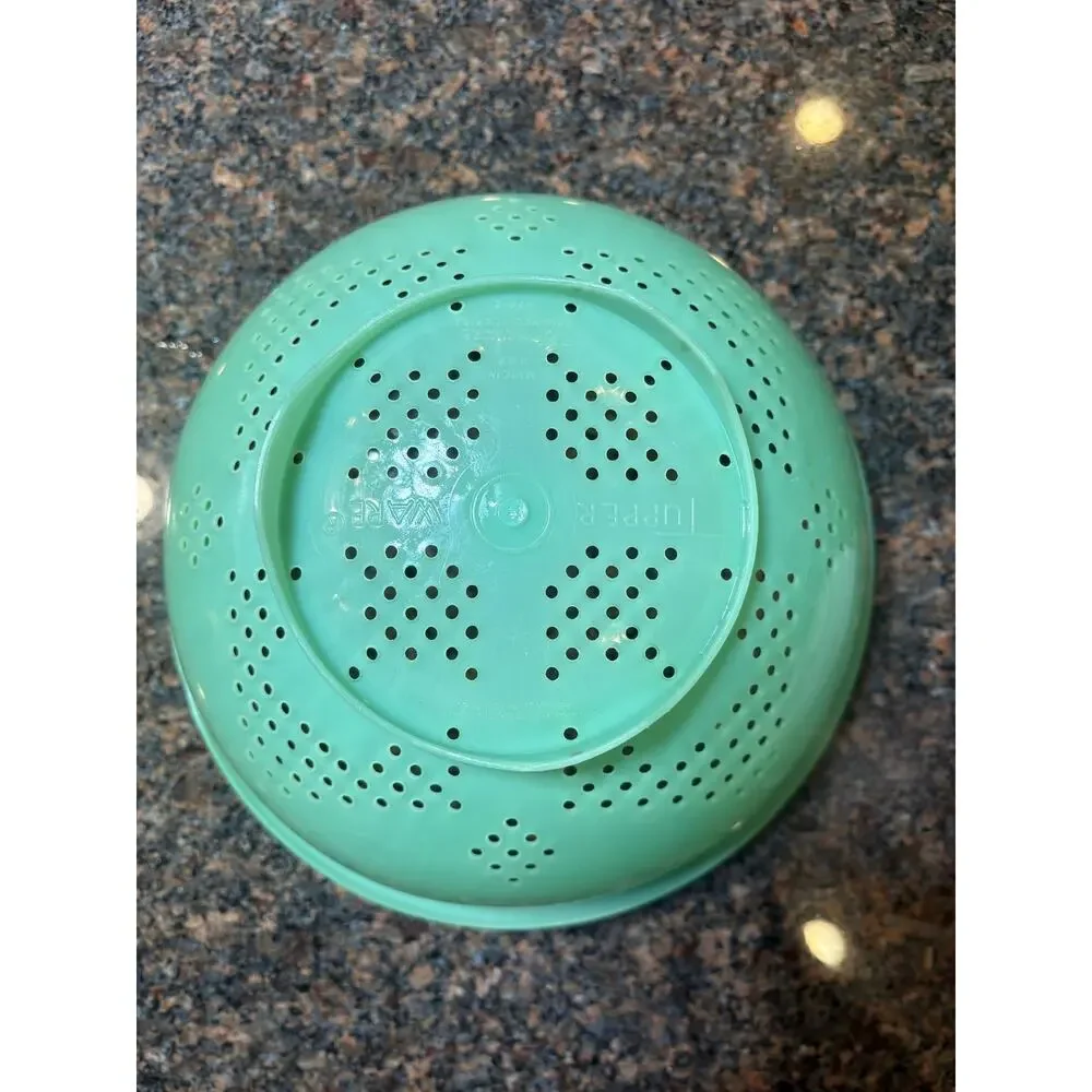 Vintage Jadeite Green Tupperware Strainer Colander Footed, MCM